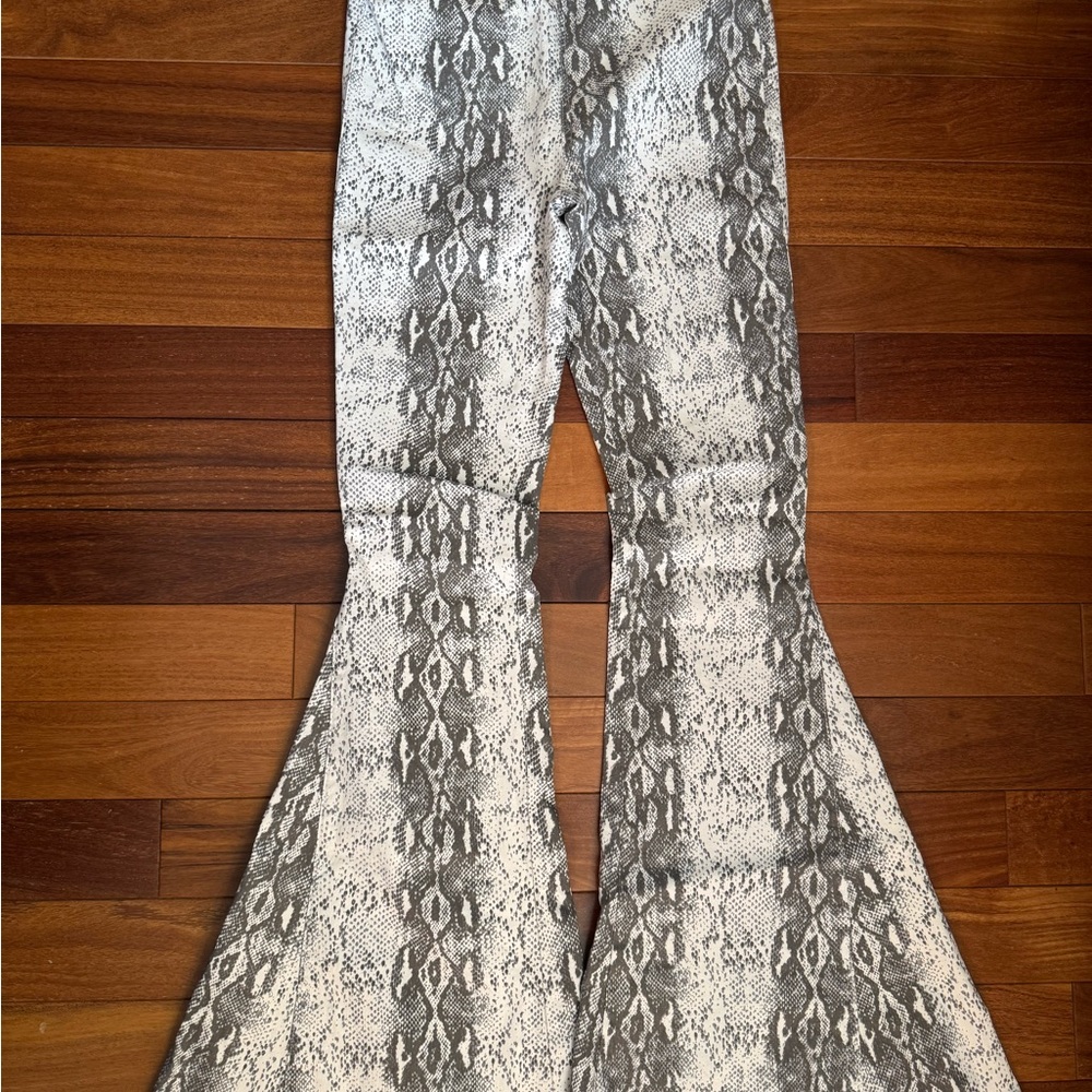 Impressions Monochrome Snake Print Pant